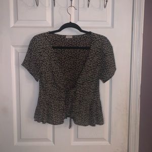 PacSun tie front black and cream printed top.